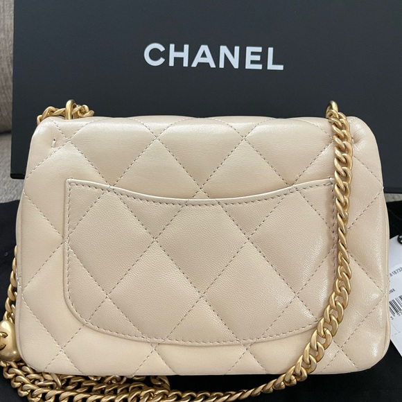 Chanel sweetheart flap bag - Picture 2 of 8